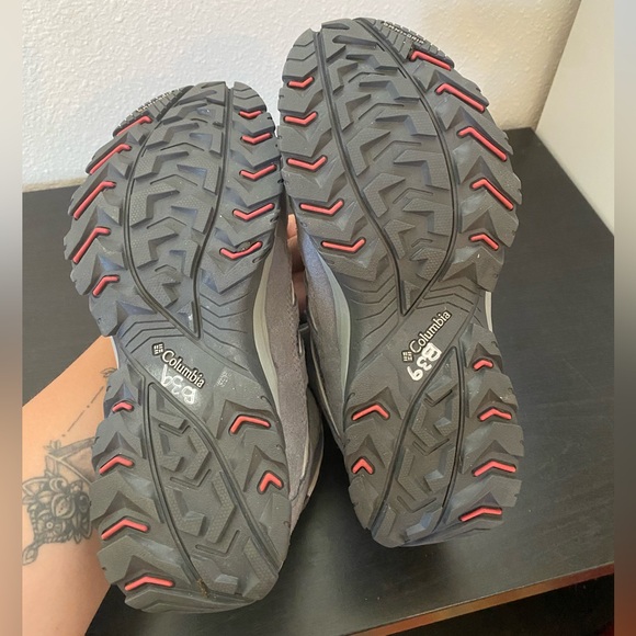 Women’s Waterproof Columbia Hiking Boots - Picture 5 of 5